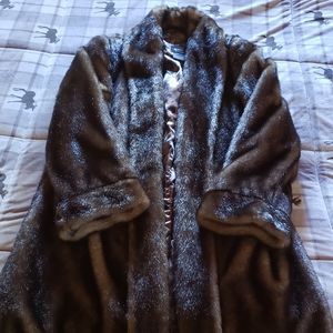 🌺Dennis Basso Full Length Faux Fur Jacket 🌺